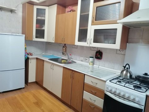 2-к квартира, 4/8 эт., 63м²