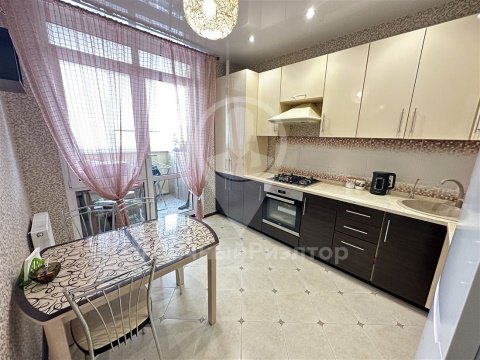 2-к квартира, 13/23 эт., 63м²