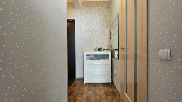 1-к квартира, 1/6 эт., 42м²