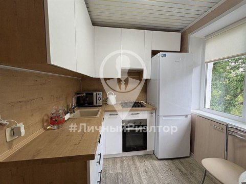 3-к квартира, 5/5 эт., 58м²
