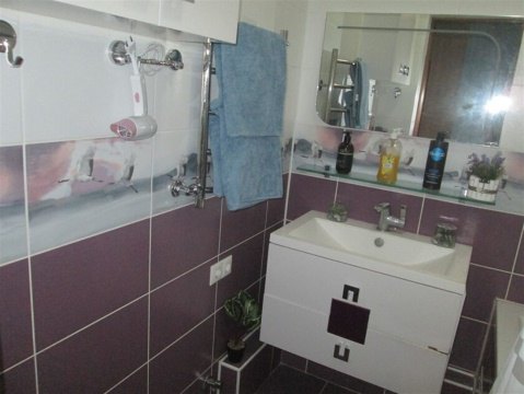 2-к квартира, 7/17 эт., 70м²