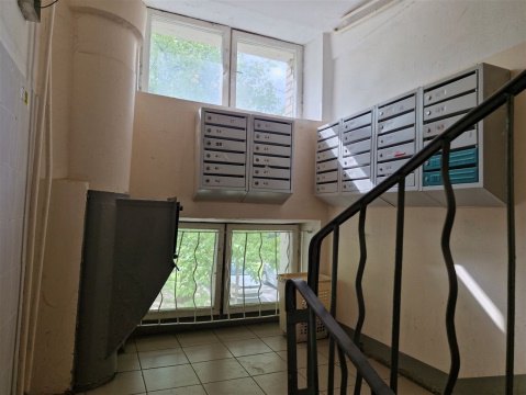 2-к квартира, 2/9 эт., 42м²