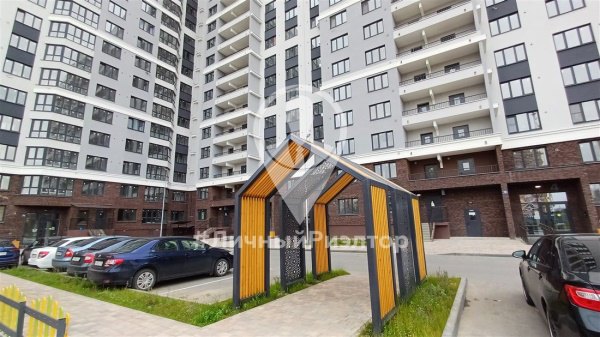 2-к квартира, 10/17 эт., 77м²