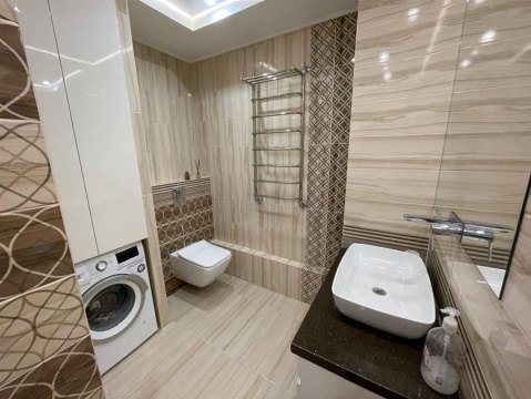 2-к квартира, 17/17 эт., 52м²
