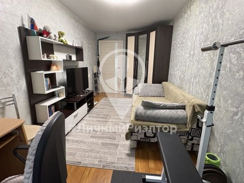 3-к квартира, 5/5 эт., 58м²