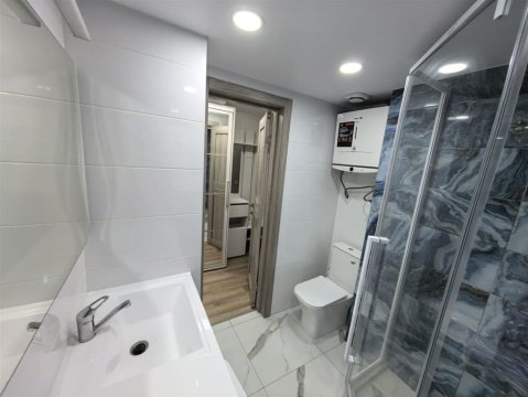 2-к квартира, 4/5 эт., 42м²