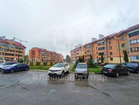 2-к квартира, 1/4 эт., 65м²
