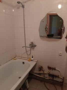 3-к квартира, 1/5 эт., 49м²