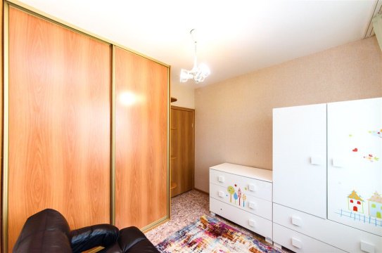 2-к квартира, 10/17 эт., 52м²