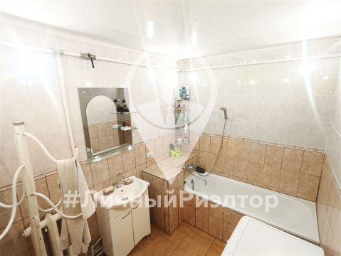 Дом 200м², участок 18 сот.