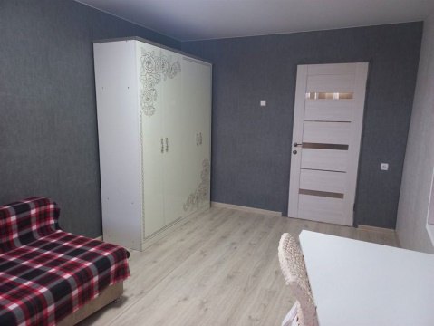 2-к квартира, 5/5 эт., 42м²