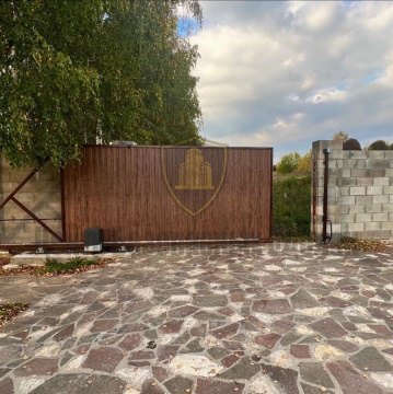 Дом 500м², участок 10 сот.