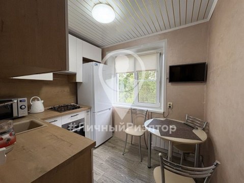 3-к квартира, 5/5 эт., 58м²