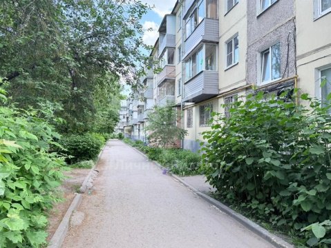 2-к квартира, 1/4 эт., 49м²