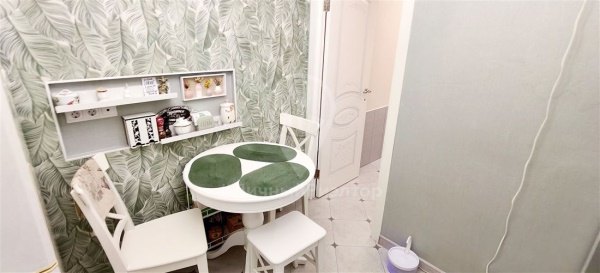 3-к квартира, 1/2 эт., 66м²