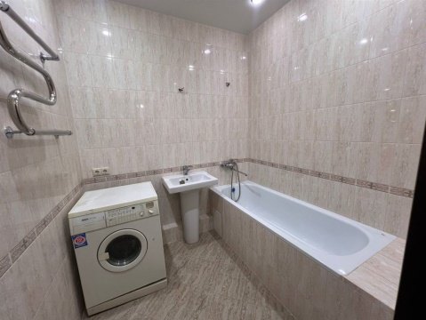 3-к квартира, 2/10 эт., 85м²