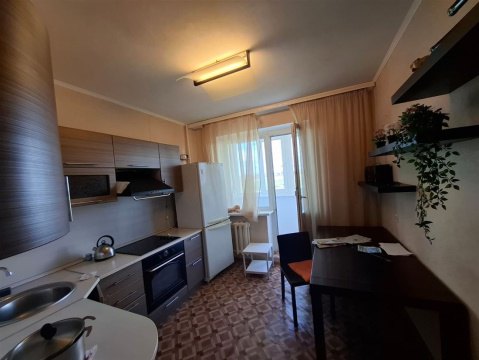 2-к квартира, 4/10 эт., 53м²