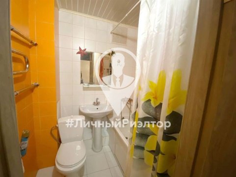 2-к квартира, 4/10 эт., 52м²