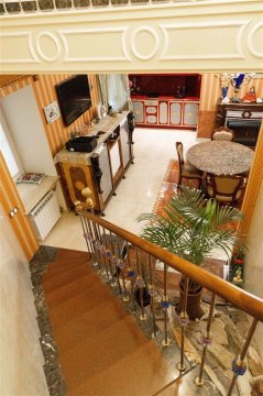 3-к квартира, 2/4 эт., 160м²