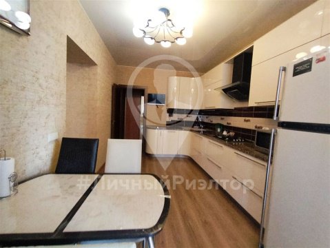 2-к квартира, 4/13 эт., 71м²