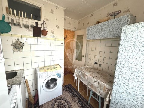 2-к квартира, 5/5 эт., 45м²