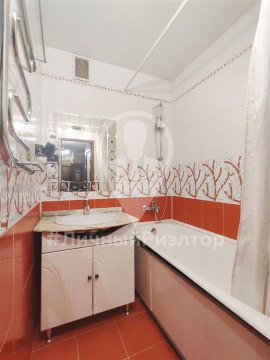 2-к квартира, 8/10 эт., 80м²