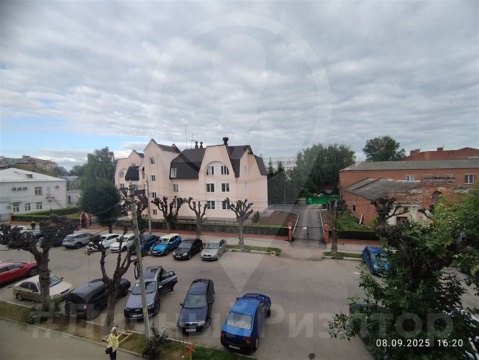 Комната в 4-к квартире, 3/4 эт., 35м²