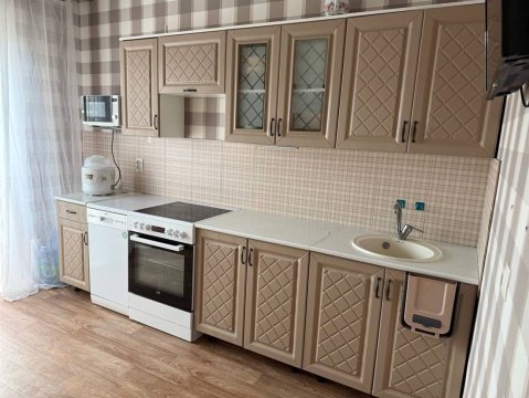 1-к квартира, 3/10 эт., 37м²