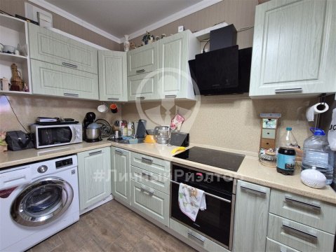 1-к квартира, 7/17 эт., 42м²