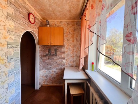 3-к квартира, 2/4 эт., 47м²