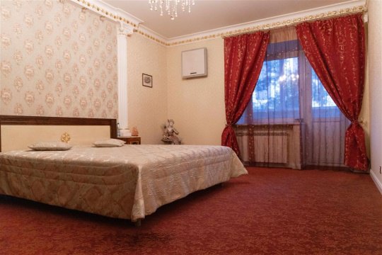 3-к квартира, 2/4 эт., 160м²
