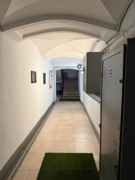 2-к квартира, 4/5 эт., 60м²