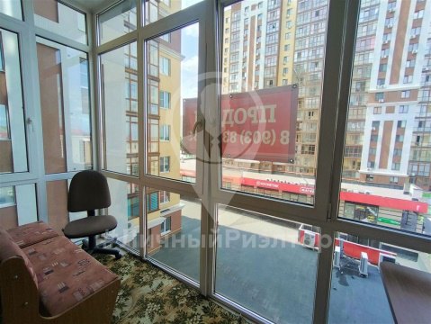 2-к квартира, 4/13 эт., 71м²