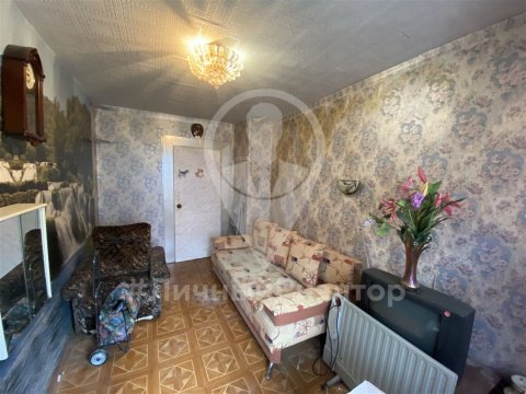 3-к квартира, 4/5 эт., 52м²