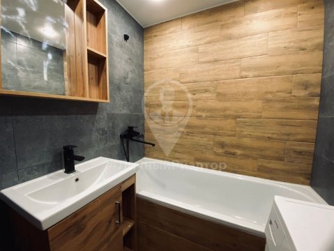 2-к квартира, 6/9 эт., 49м²