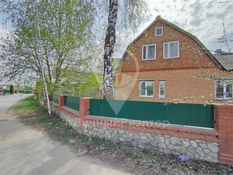 Дом 102м², участок 8 сот.
