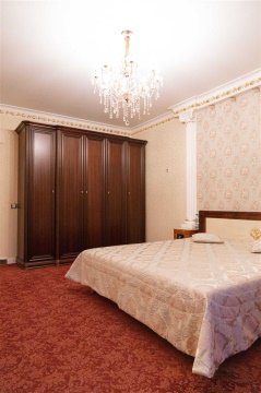 3-к квартира, 2/4 эт., 160м²
