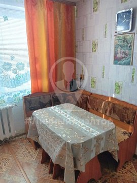 3-к квартира, 5/5 эт., 63м²