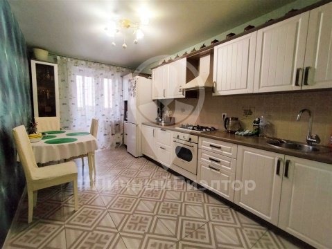 2-к квартира, 4/15 эт., 56м²