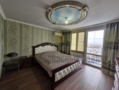 Дом 500м², участок 10 сот.