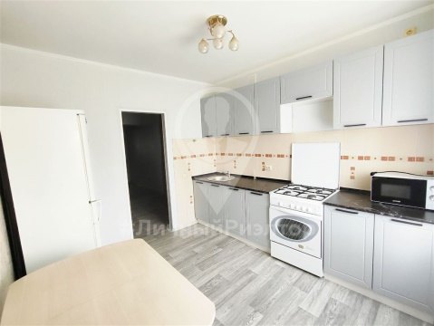 1-к квартира, 4/6 эт., 41м²