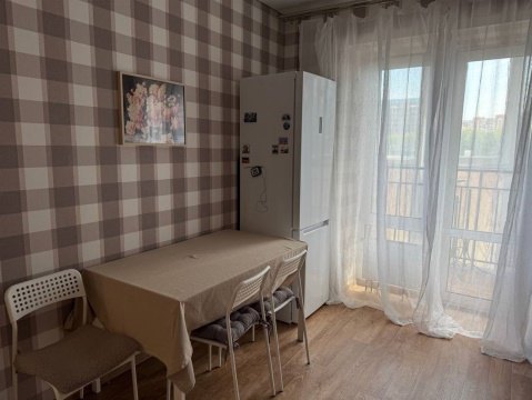 1-к квартира, 3/10 эт., 37м²