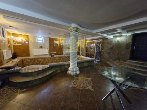 Дом 500м², участок 10 сот.