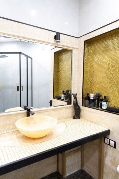 3-к квартира, 2/4 эт., 160м²