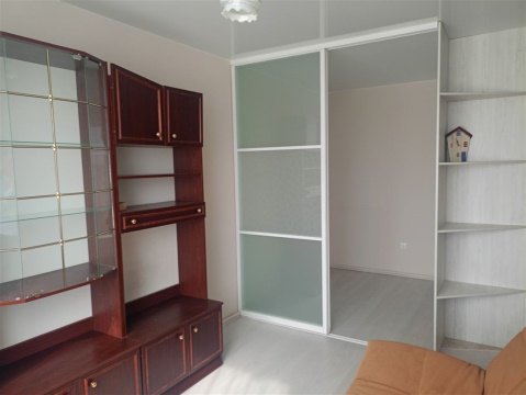 1-к квартира, 4/25 эт., 42м²