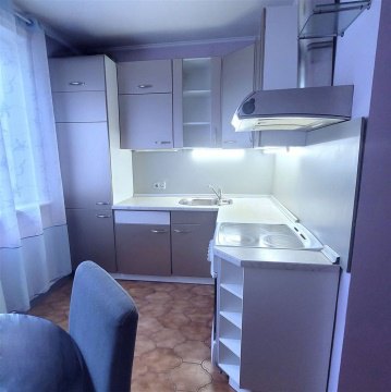 1-к квартира, 1/10 эт., 38м²
