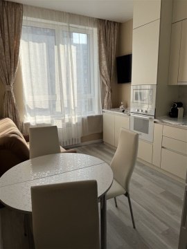 1-к квартира, 7/17 эт., 50м²