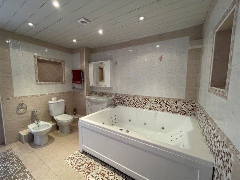 4-к квартира, 9/17 эт., 108м²