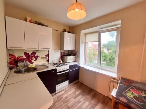 3-к квартира, 4/5 эт., 56м²