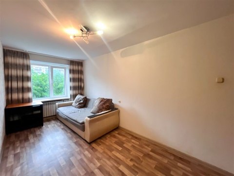 3-к квартира, 4/5 эт., 56м²